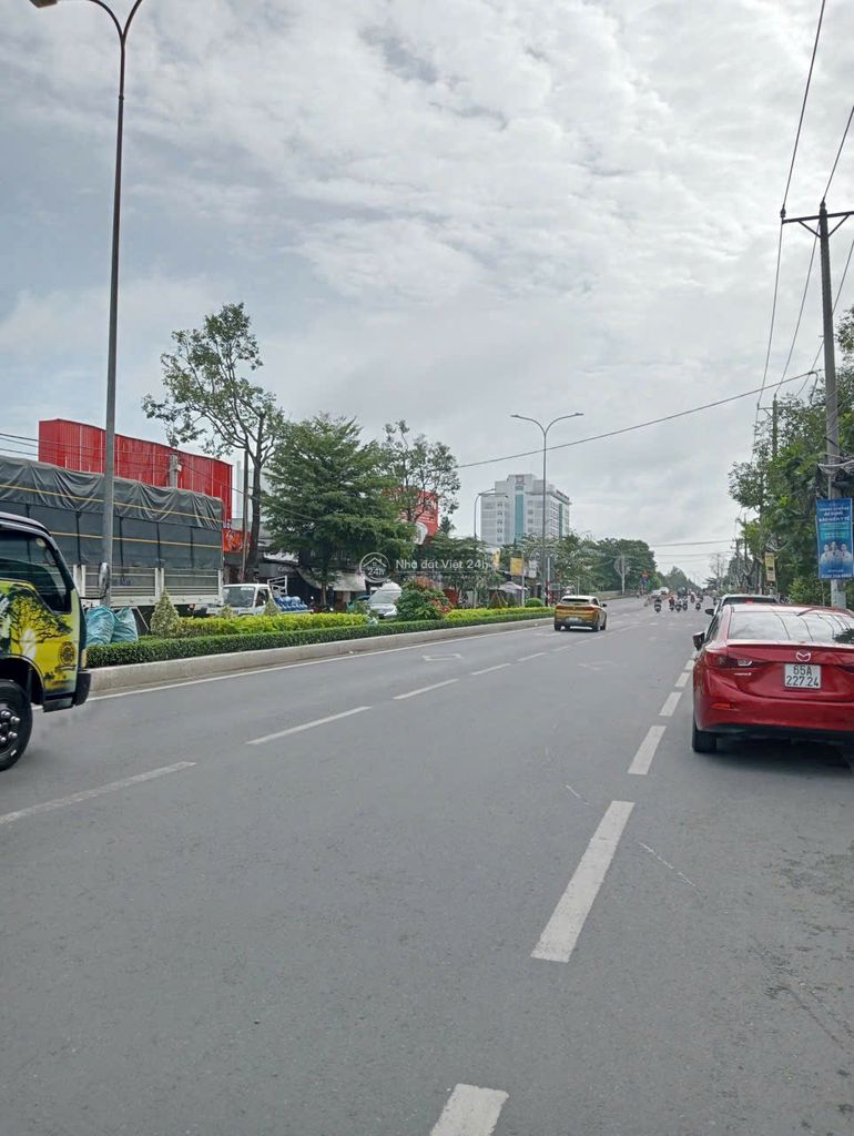 cho thuê nhà mặt tiền đường nguyễn văn linh ngang 8m, giá 13 triệu