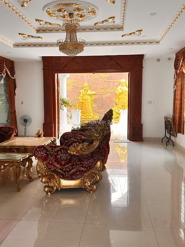 BÁN BIỆT THỰ CỔ ĐIỂN SÂN VƯỜN QUỸ ĐẤT LỚN HIẾM CÓ QUẬN 12