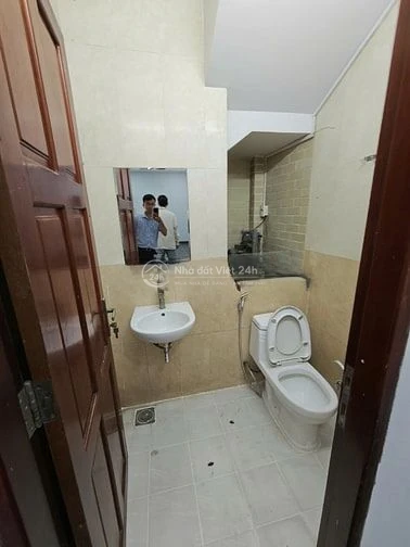 nhà mới xây 2 mặt tiền 107 Lý Chiêu Hoàng 4x28 5 tầng