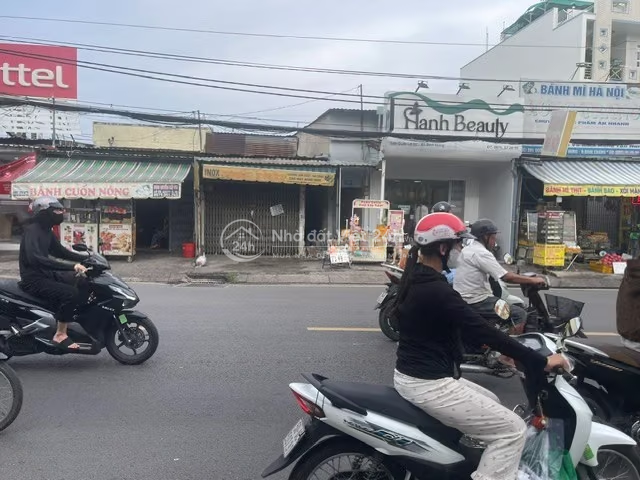 Cho thuê dài hạn nguyên căn nhà mặt tiền QL 50 (Gần nhà thờ Bình Hưng)