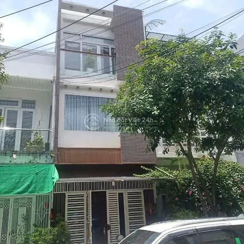 Cần bán gấp nhà 3 tầng , chính chủ, chưa sang nhượng lần nào, nhà180m2