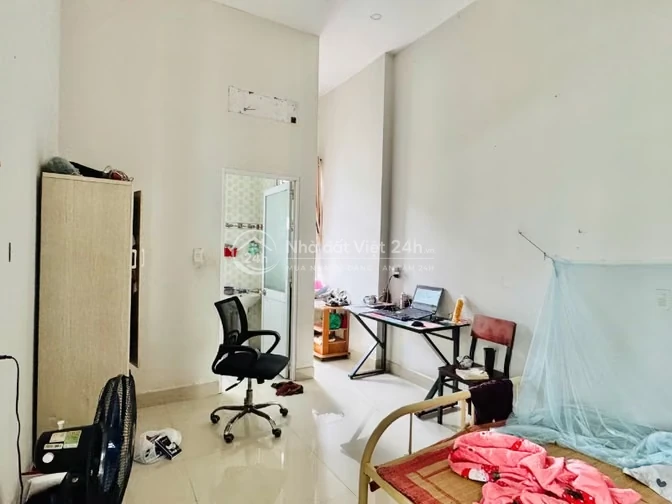 ban nhà đường Pham5 văn Đồng Phường Linh Tây củ 5,5ty nhà 3lau