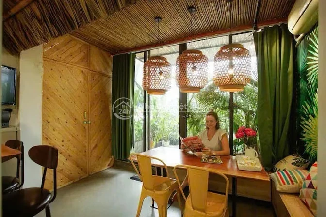 Cho thuê căn hộ tầng 4 phố Châu Long, 50m2 + sân vườn, đủ đồ đẹp