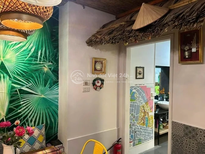 Cho thuê căn hộ tầng 4 phố Châu Long, 50m2 + sân vườn, đủ đồ đẹp