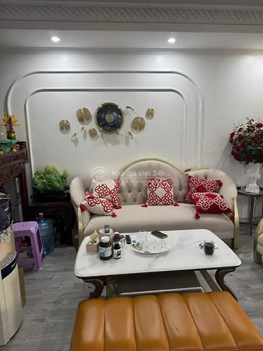 Bán căn hộ cao cấp tầng trung, diện tích 132 m2, Phường Bạch Mai