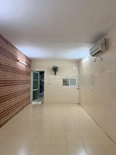 Chính chủ cho thuê lại căn hộ tập thể 60m2 Tầng 1 Kim Liên.