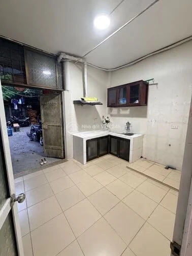 Chính chủ cho thuê lại căn hộ tập thể 60m2 Tầng 1 Kim Liên.