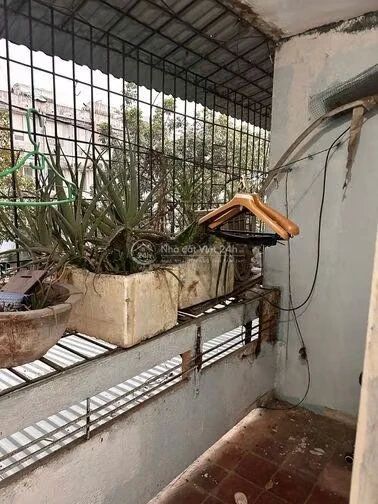 CHÍNH CHỦ CHO THUÊ NHÀ TẬP THỂ 65M2, 2 NGỦ, 1 KHÁCH , ĐỦ ĐỒ CƠ BẢN