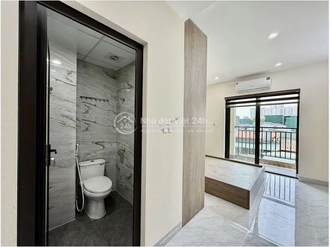 STUDIO FULL ĐỒ BAN CÔNG SIÊU THOÁNG Ô TÔ ĐỖ CỬA NGAY LOTTE MALL TÂY HỒ