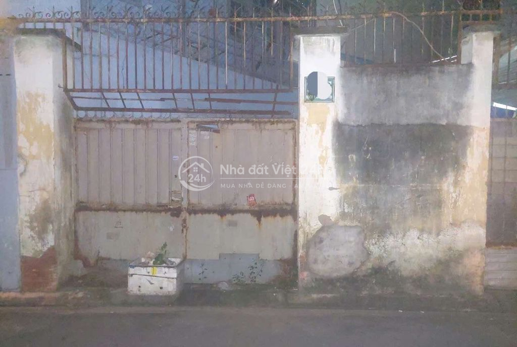 Bán căn nhà nát (đất) hẻm xe hơi đường Bạch Đằng p2,q.Tân Bình,dt 147m