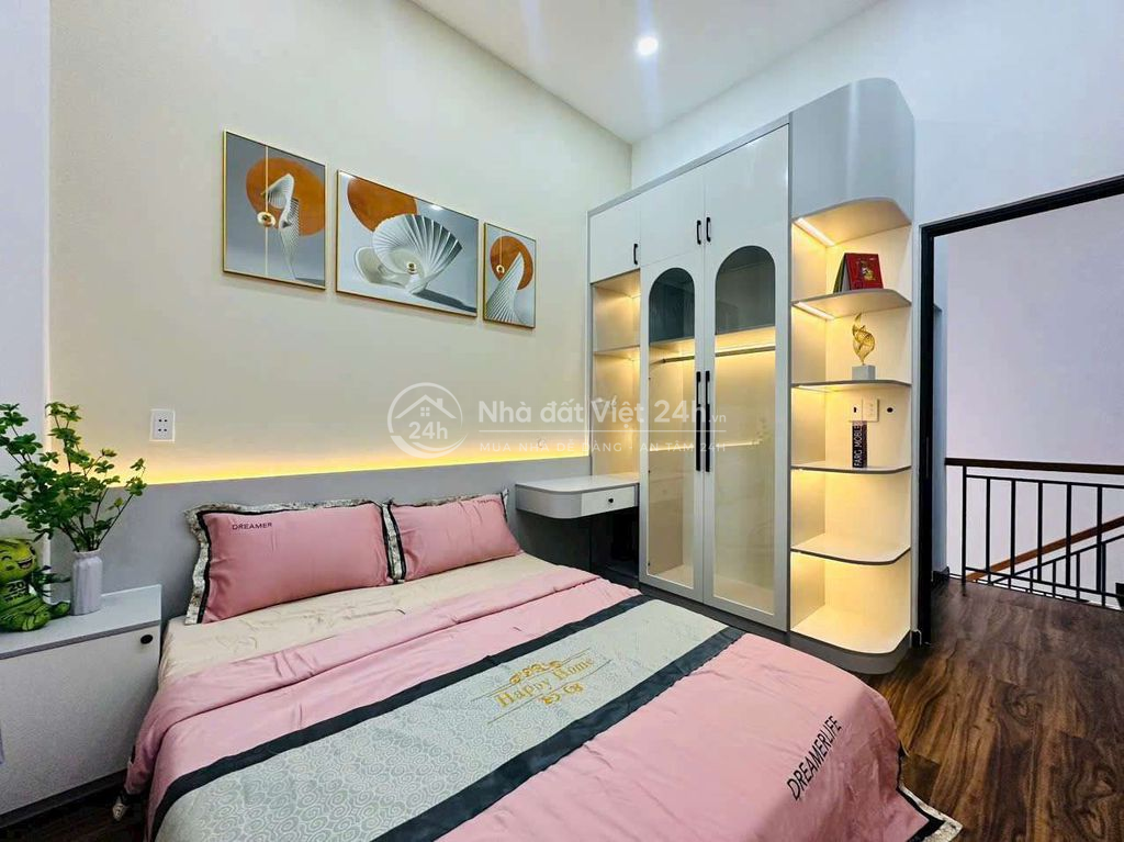 NGỘP NẶNG! BÁN GẤP NHÀ 90M2, 2 TẦNG, HẺM XE HƠI, LÊ VĂN VIỆT