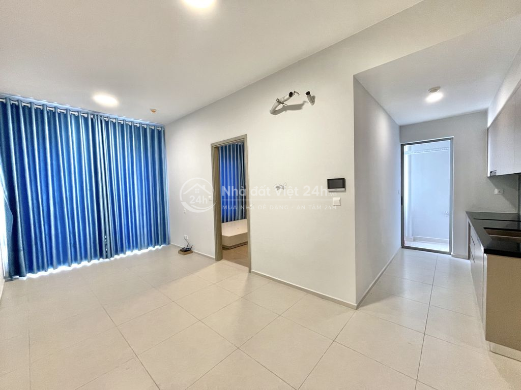 Bán căn 60m2, block C, tầng cao, view ủy ban, có sổ