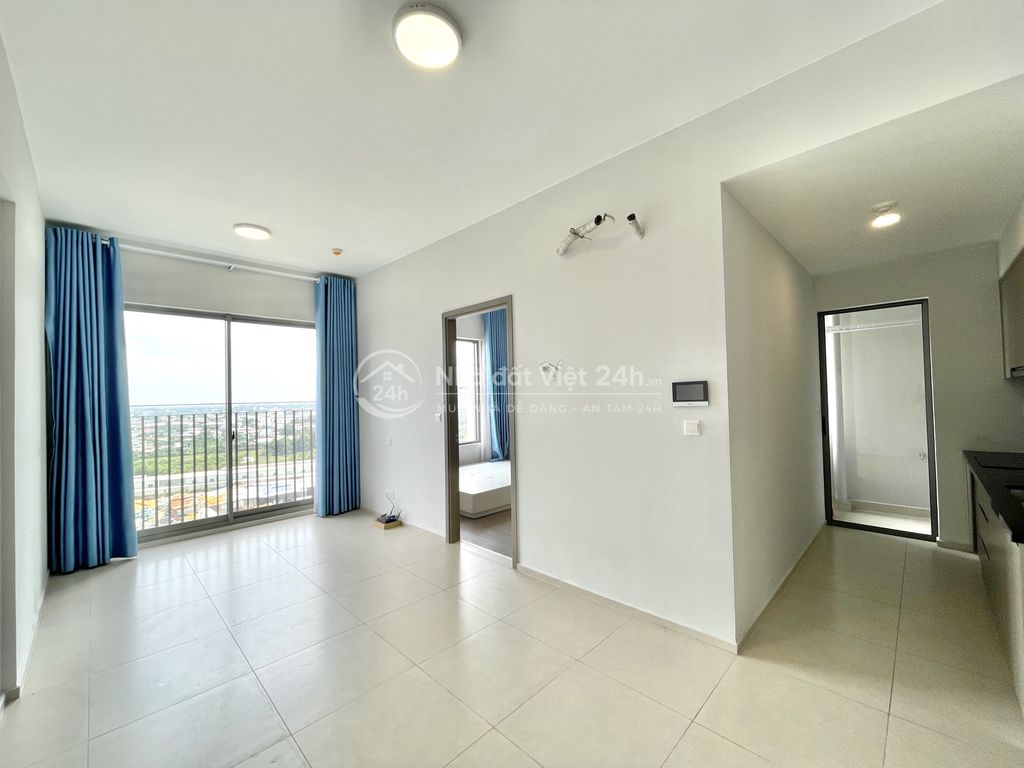 Bán căn 60m2, block C, tầng cao, view ủy ban, có sổ