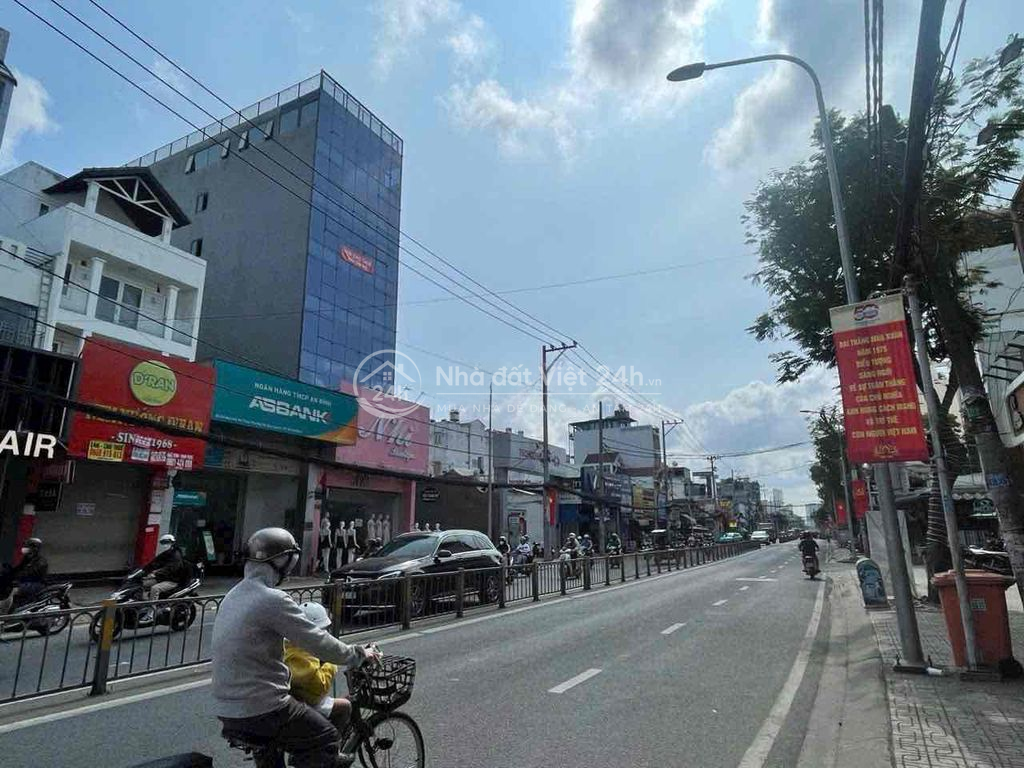Nhà mặt tiền đường nguyễn thị thập phường tân quy Q7