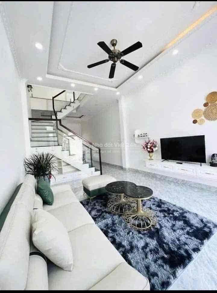 BÁN GẤP NHÀ ĐƯỜNG TỈNH LỘ 826