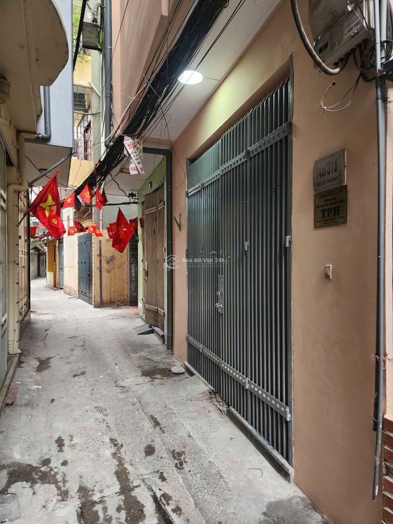 🏡 Bán Nhà 49m2 Đê La Thành, Ô Chợ Dừa, Đống Đa, Giá 8.9 Tỷ