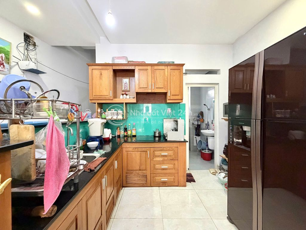 BÁN NHÀ 5PN – 6WC- VIEW MẶT TIỀN NGUYỄN BỈNH KHIÊM .