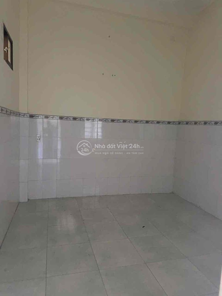 cần bán căn nhà 1 trệt 1 lầu dt 150m2 full thổ cư
