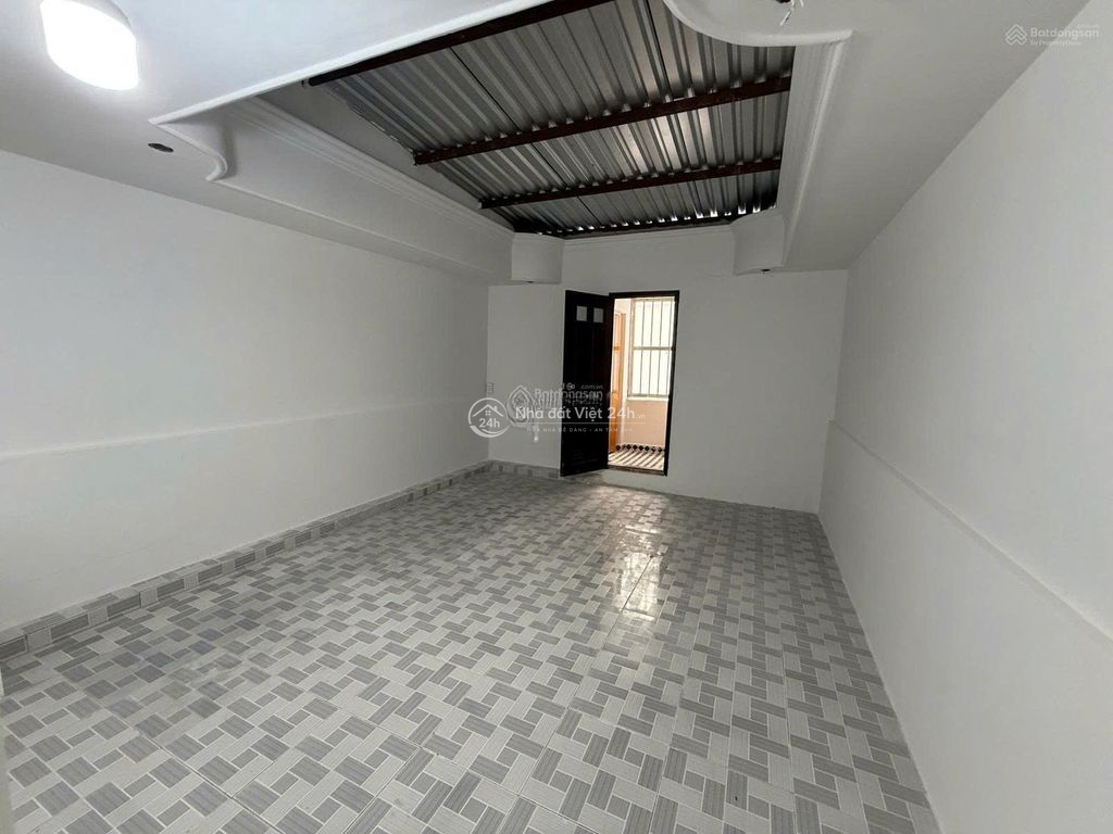 CHO THUÊ NGUYÊN CĂN MẶT TIỀN ĐƯỜNG TRẦN HƯNG ĐẠO, PHƯỜNG 7, QUẬN 5
