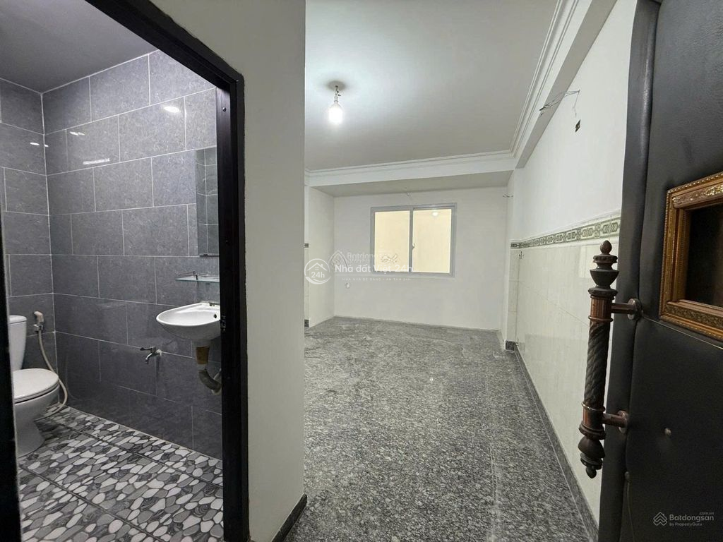 CHO THUÊ NGUYÊN CĂN MẶT TIỀN ĐƯỜNG TRẦN HƯNG ĐẠO, PHƯỜNG 7, QUẬN 5