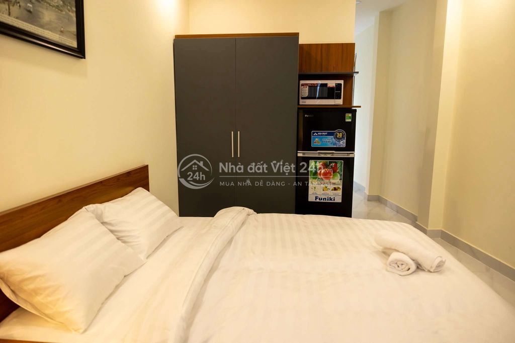 Cho thuê CHDV full nội thất view mặt tiền, có thang máy, gần chợ ĐL