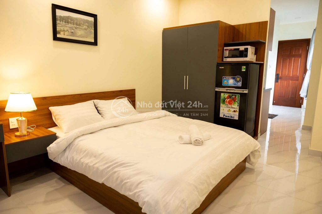 Cho thuê CHDV full nội thất view mặt tiền, có thang máy, gần chợ ĐL