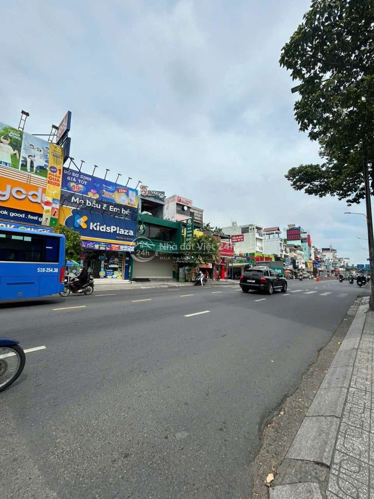 Bán Nhà mặt tiền Phan Văn Trị, P5, Gò Vấp, đối diện Cityland, dt 4x23m