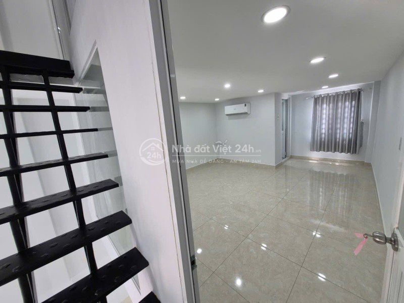 Lô góc hẻm ô tô Ni Sư Huỳnh Liên, Tân Bình, 30m2, 2PN, chỉ 4 tỷ nhỉnh