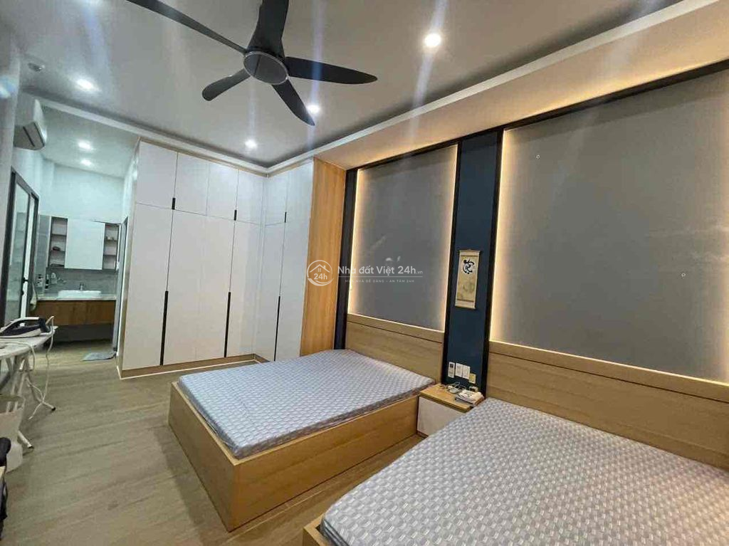 Nhà 1 trệt 2 lầu Full Nội Thất Xịn, đường xe tải gần Lã Xuân Oai Q.9