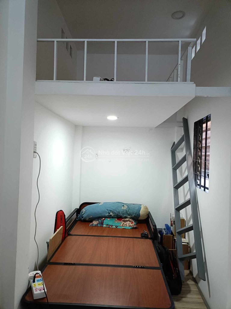 Bán nhà 1 trệt 1 lầu hẻm oto ngay cổng chợ Bà Chiểu TP HCM