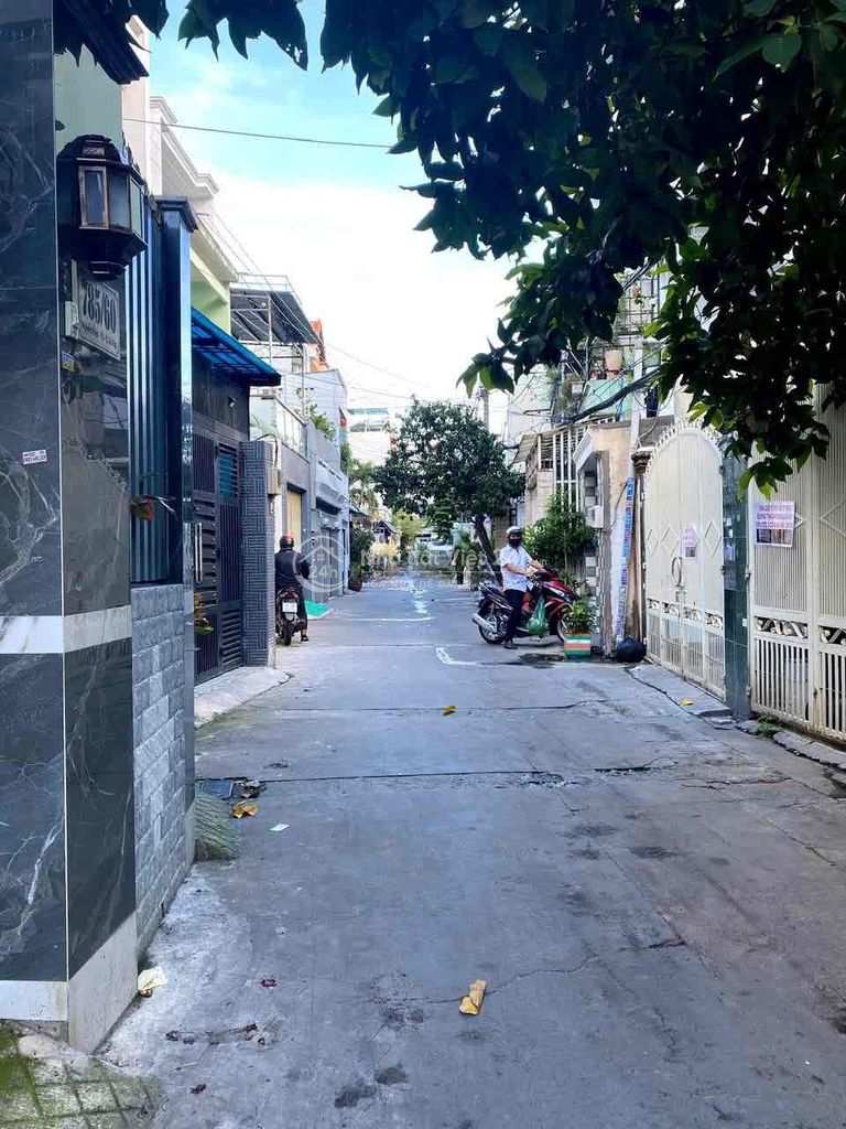 1 Sẹc Nguyễn Kiệm 92m2 - 9.2 tỷ - Ngang 6m - Xe hơi thông