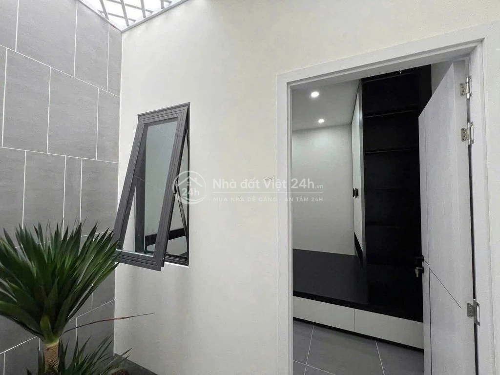 VỀ QUÊ BÁN LẠI CĂN NHÀ CẤP 4 MỚI XÂY Ở RẤT KIÊN CỐ NGAY CHỢ THẠNH PHÚ