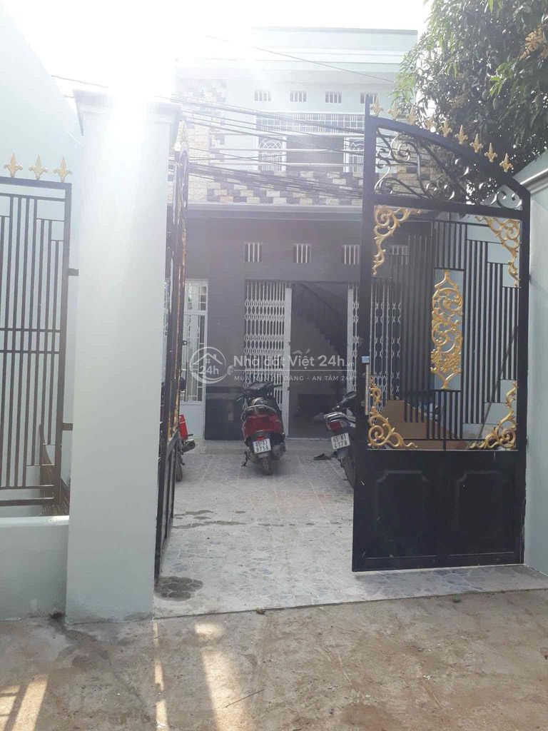 Mặt tiền ò mổ dẫn đến Trần Nam Phú