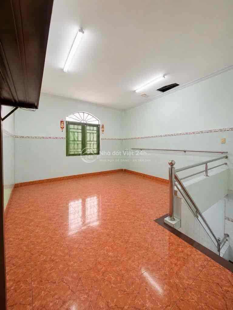 Chủ bán gấp hẻm xe hơi Tô Hiệu, Tân Phú, 55m2, Đúc BTCT , Nhỉnh 4 Tỷ