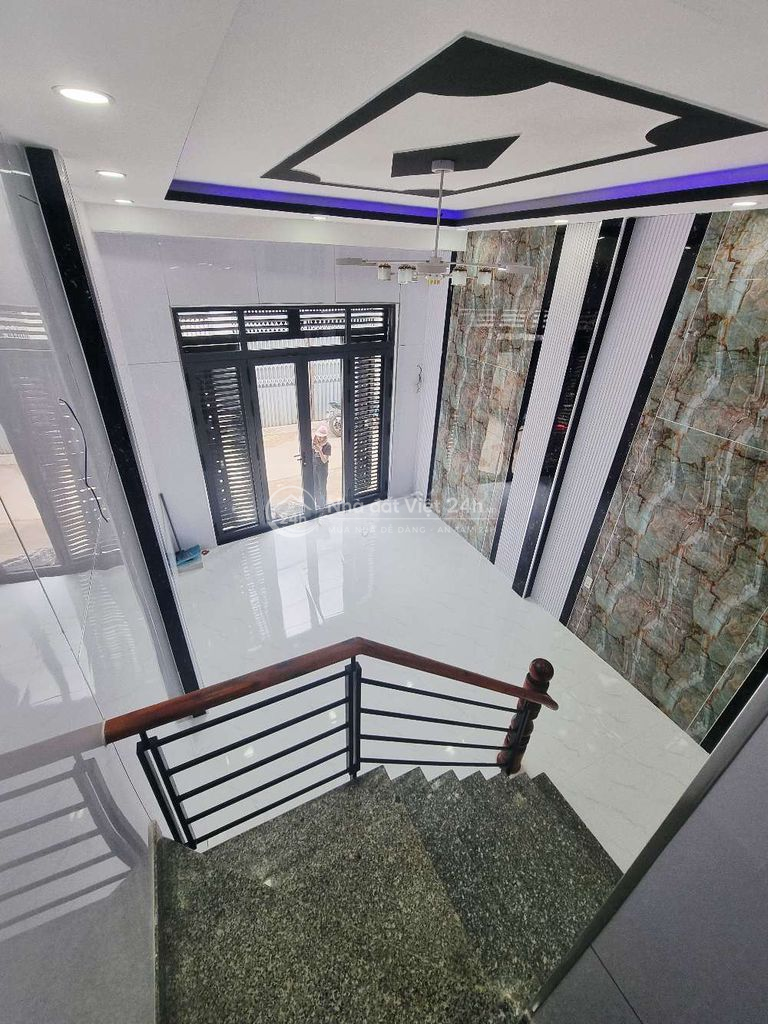 SIÊU PHẨM BÁN GẤP NHÀ SỔ HỒNG RIÊNG - HẺM XE TẢI LÊ VĂN KHƯƠNG 45m2