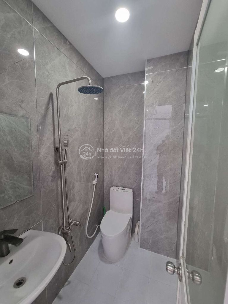 SIÊU PHẨM BÁN GẤP NHÀ SỔ HỒNG RIÊNG - HẺM XE TẢI LÊ VĂN KHƯƠNG 45m2