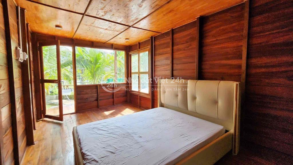 cần cho thuê nguyên khu homestay 3000m2 mặt tiền đường dt825 10 phòng
