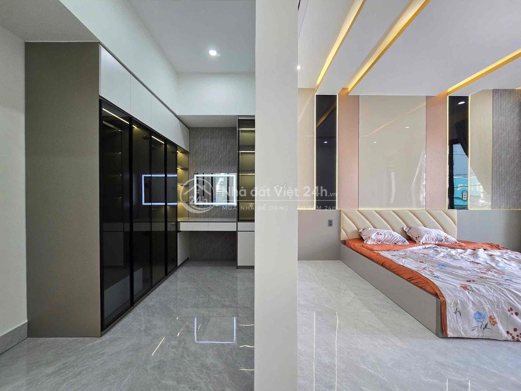 nhà 3 tầng mới xây dựng