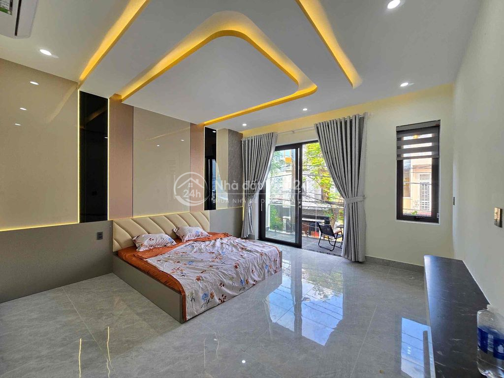 nhà 3 tầng mới xây dựng