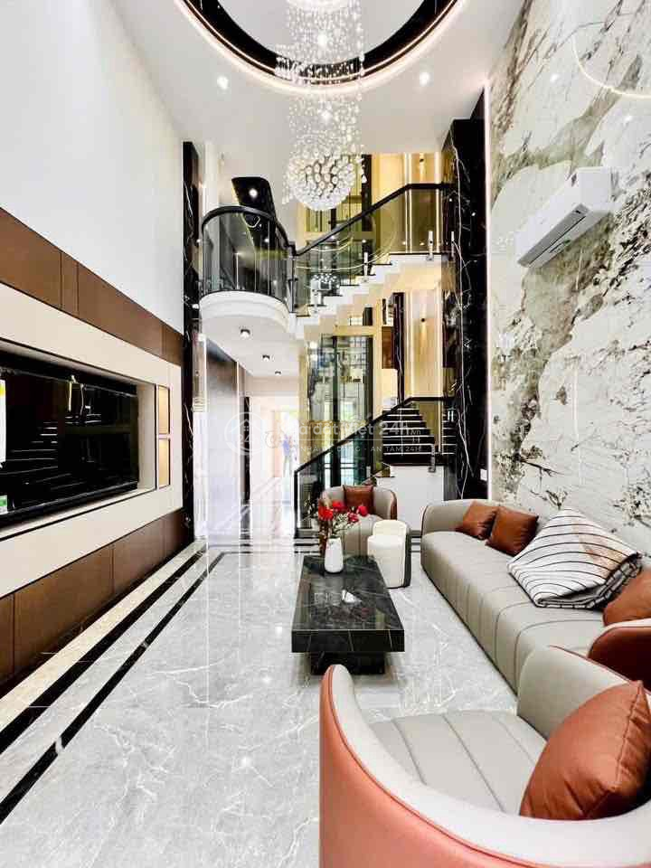Bán 06 nhà phố DT hiếm có 4m x 30m xây 4.5 tầng có thang máy, hơn 6 tỷ
