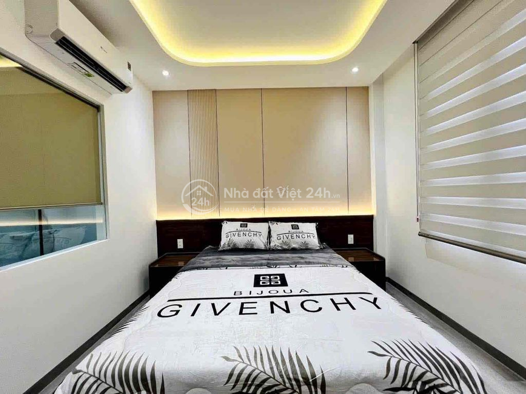 Bán 06 nhà phố DT hiếm có 4m x 30m xây 4.5 tầng có thang máy, hơn 6 tỷ