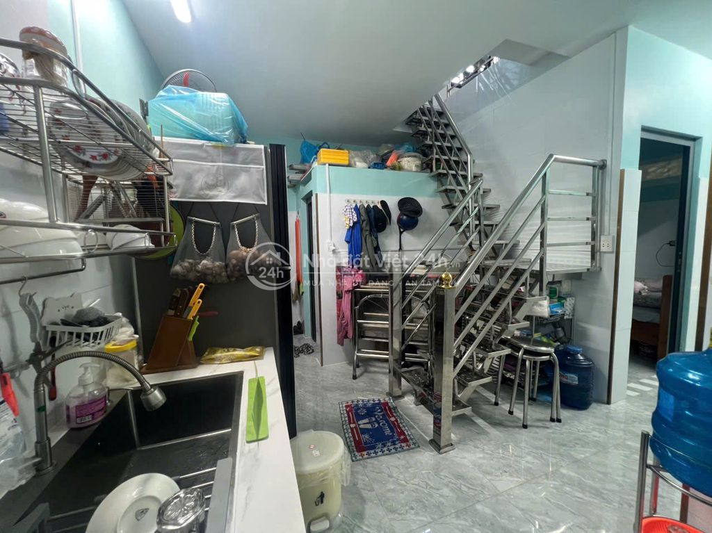 Nhà 2 tầng đúc kiến cố, 3PN ở liền, 4x13 Đường 8,Linh Xuân,Thủ Đức