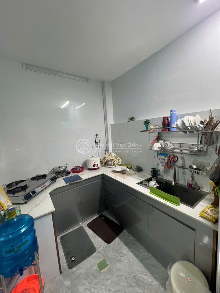 Nhà 2 tầng đúc kiến cố, 3PN ở liền, 4x13 Đường 8,Linh Xuân,Thủ Đức