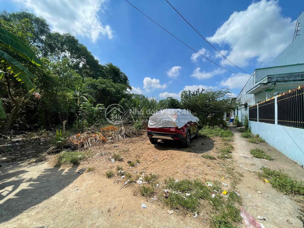 Bán lô đất thổ cư xã Bình Chánh, dt 90m2 giá 2.3tỷ, sổ hồng riêng