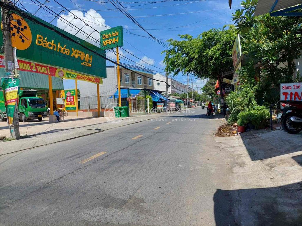 Bán lô đất thổ cư xã Bình Chánh, dt 90m2 giá 2.3tỷ, sổ hồng riêng