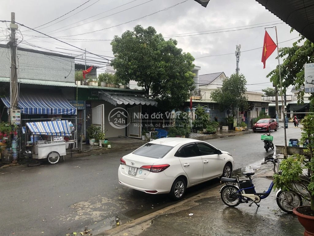 BÁN NHÀ + DÃY TRỌ CÓ THU NHẬP SẴN TẠI MỸ PHƯỚC 2, BẾN CÁT, BÌNH DƯƠNG