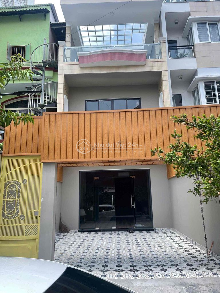 ngang 5m giá chỉ 18,5 tỷ MT đường 14m Q7