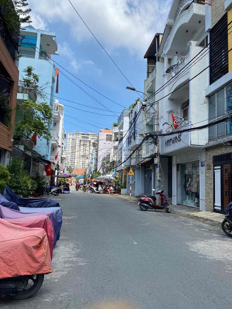 ngang 5m giá chỉ 18,5 tỷ MT đường 14m Q7