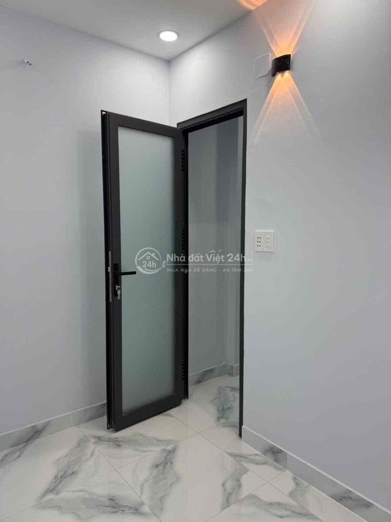 chính chủ bán gấp nhà hẻm 585 Nguyễn Thị Thập Ftân Hưng Quận 7
