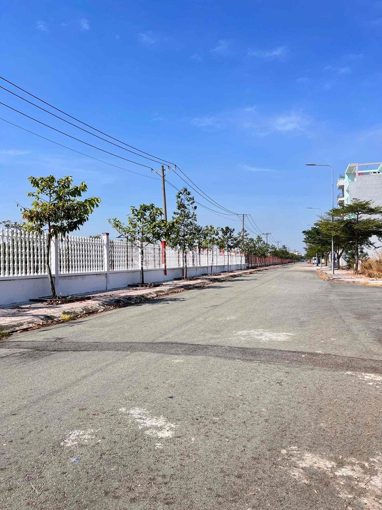 BÁN GẤP NỀN 6x17,5m VIEW HỒ ĐS.10 GIÁ SANG TÊN 2tỷ380